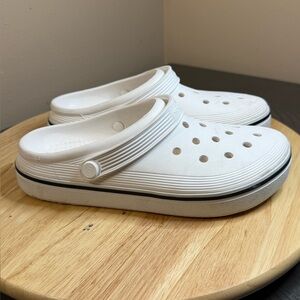 Crocs Kids-Boys White Casual Classic Clogs